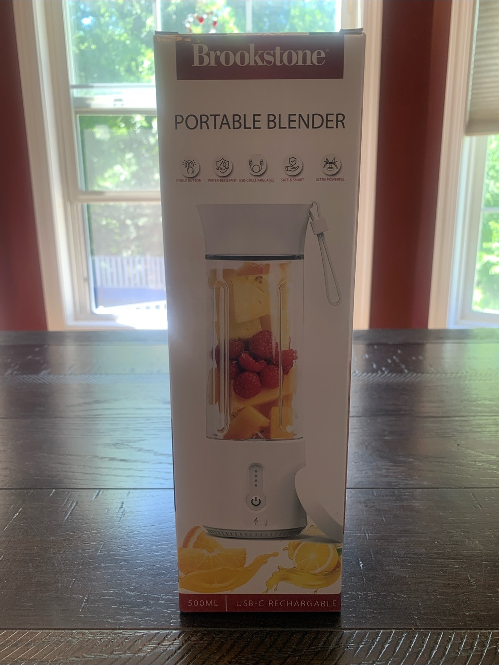 NEVER USED! Brookstone White Portable Blender with Clear Cup